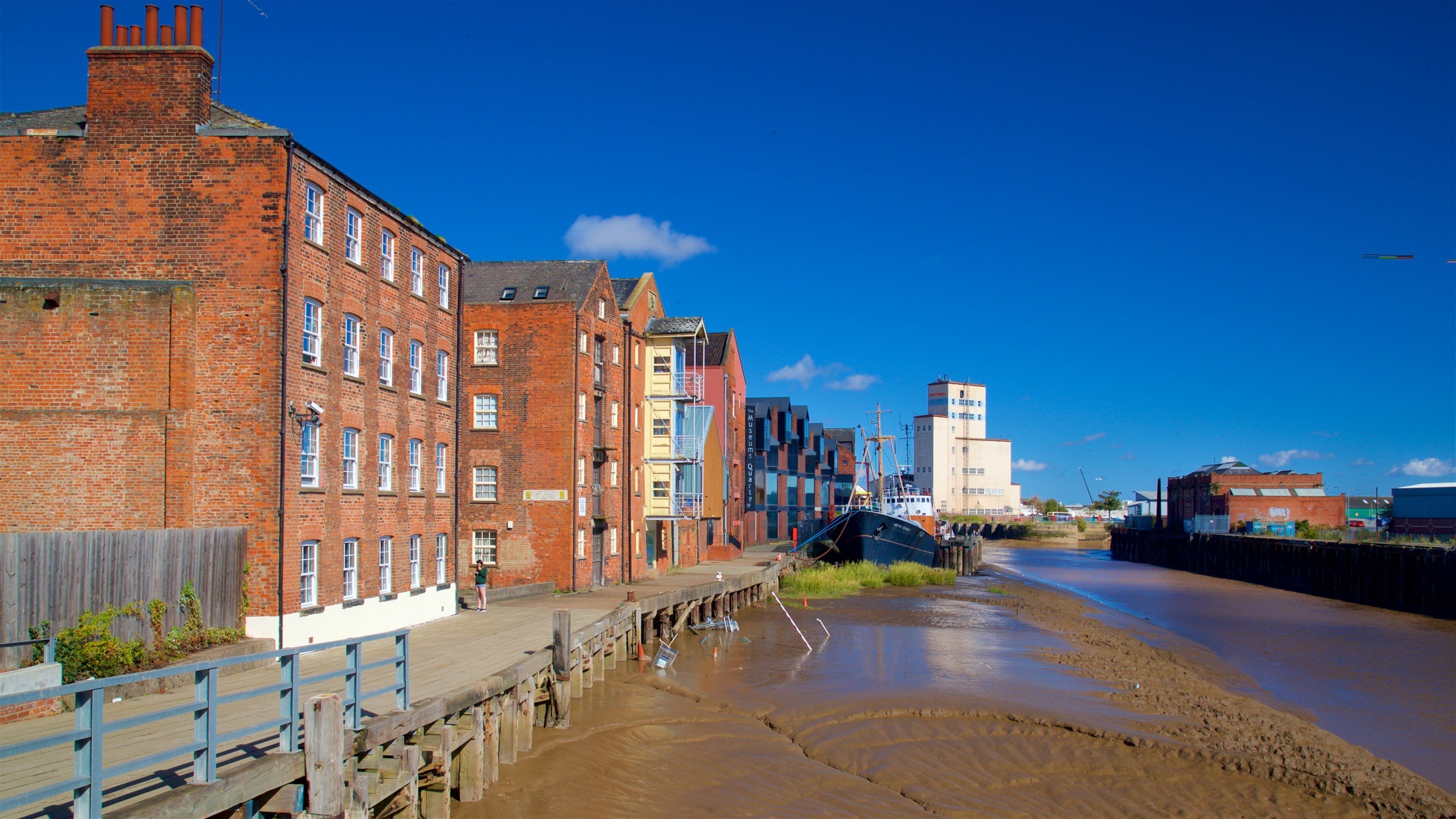 Musée Arctic Corsair mettant en vedette rivière ou ruisseau