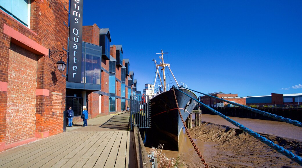 Museo buque Arctic Corsair ofreciendo una bahía o puerto
