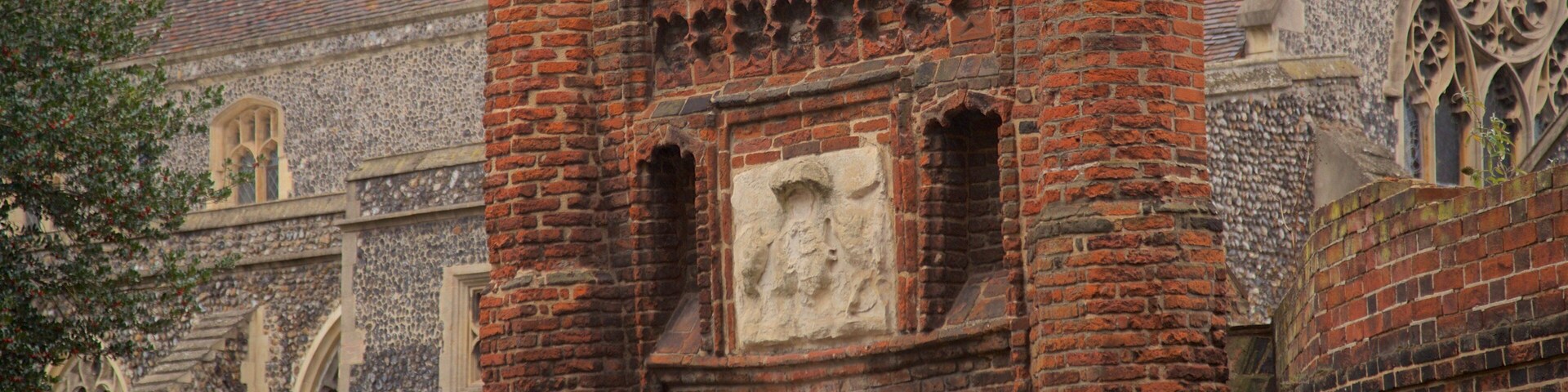 Wolsey\'s Gate que inclui elementos de patrimĂŽnio