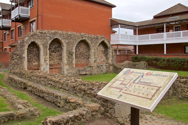 Blackfriars das einen Beschilderung und Gebäuderuinen