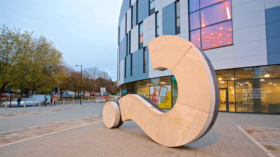 The Question Mark Sculpture showing outdoor art