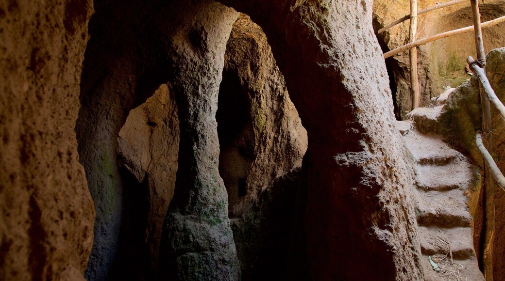 Huichapan which includes caves