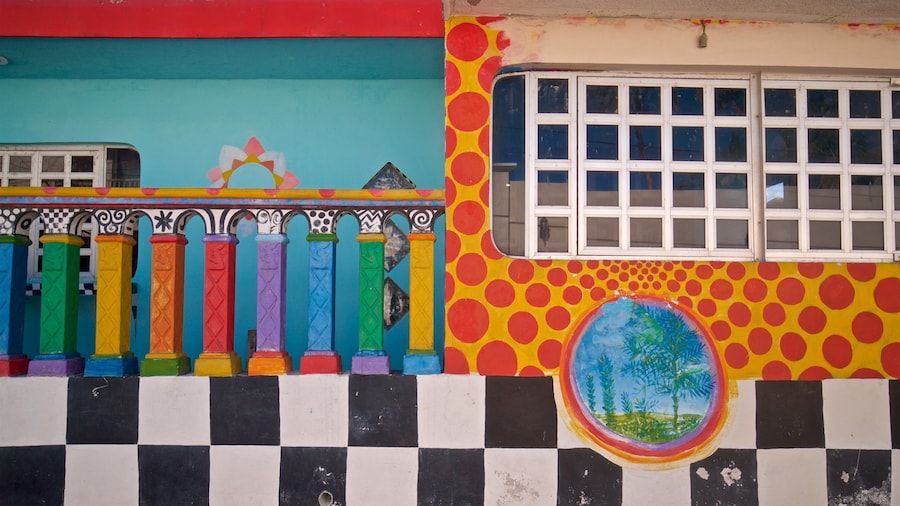 Crayola House showing outdoor art