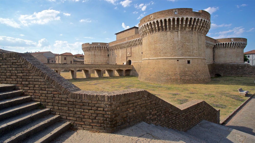 Rocca Roveresca di Senigallia which includes château or palace and heritage architecture