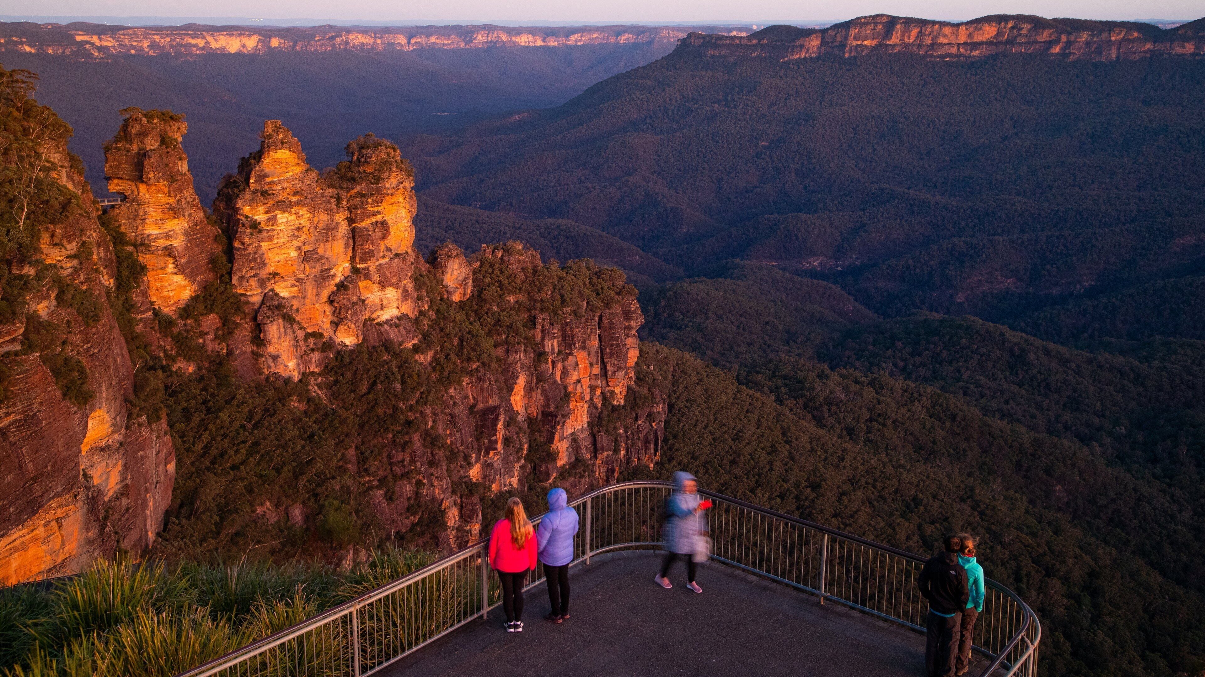Echo Point Lookout showing landscape views, views and a gorge or canyon