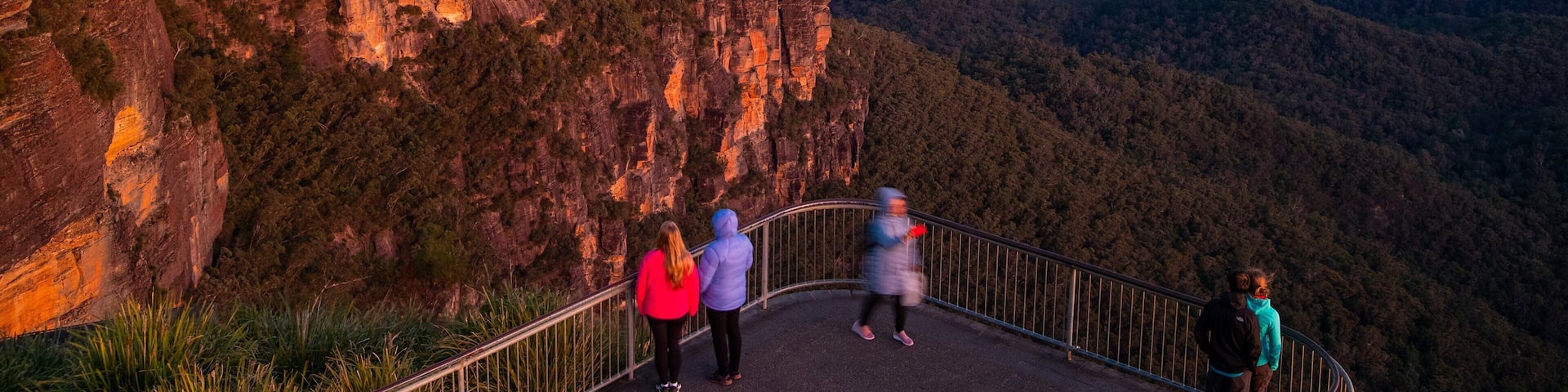 Echo Point Lookout showing landscape views, views and a gorge or canyon