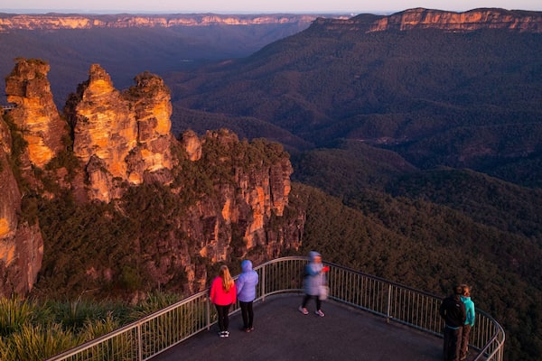 Echo Point Lookout showing landscape views, views and a gorge or canyon