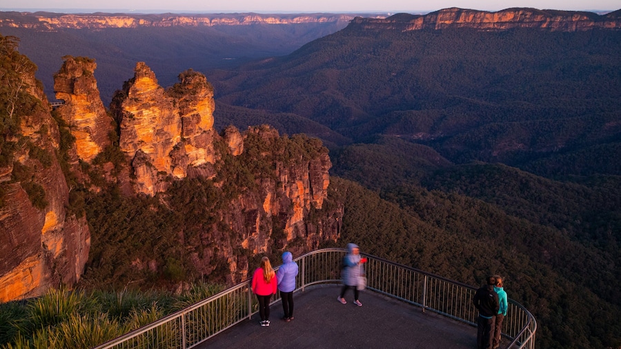 Echo Point Lookout showing landscape views, views and a gorge or canyon