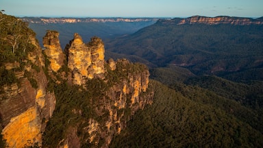 Echo Point Lookout showing a gorge or canyon and landscape views