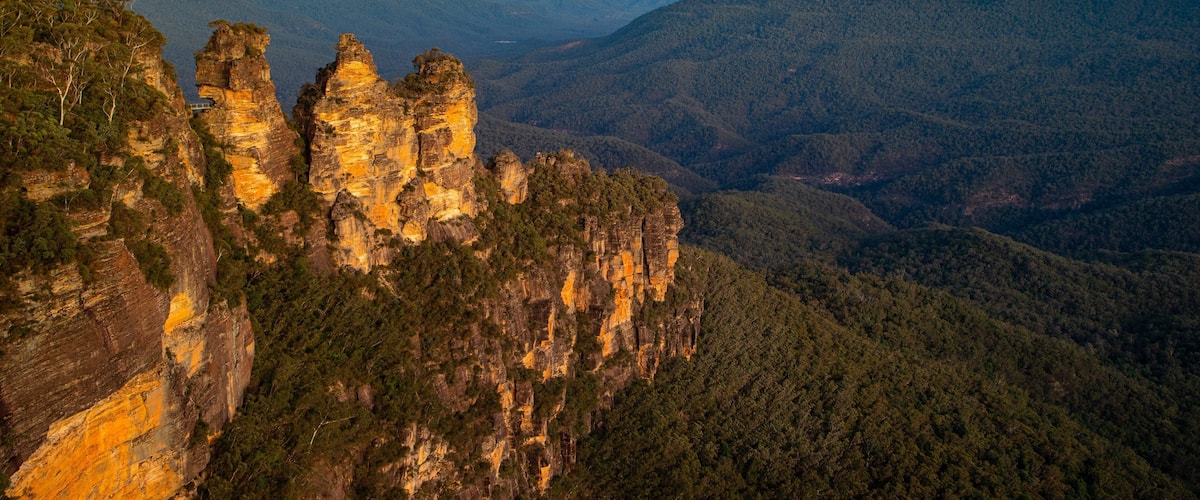Echo Point Lookout showing a gorge or canyon and landscape views