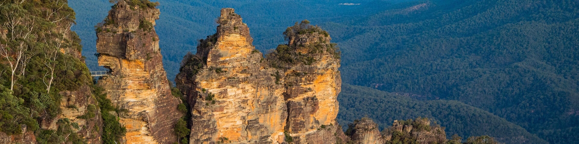 Echo Point Lookout showing a gorge or canyon and landscape views