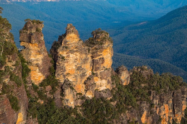 Echo Point Lookout showing a gorge or canyon and landscape views