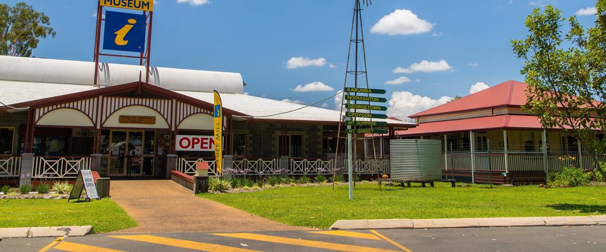 Mareeba Heritage Museum and Visitor Information Centre which includes a small town or village