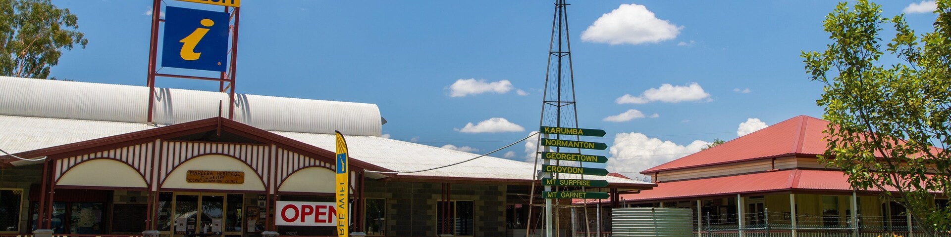 Mareeba Heritage Museum and Visitor Information Centre which includes a small town or village