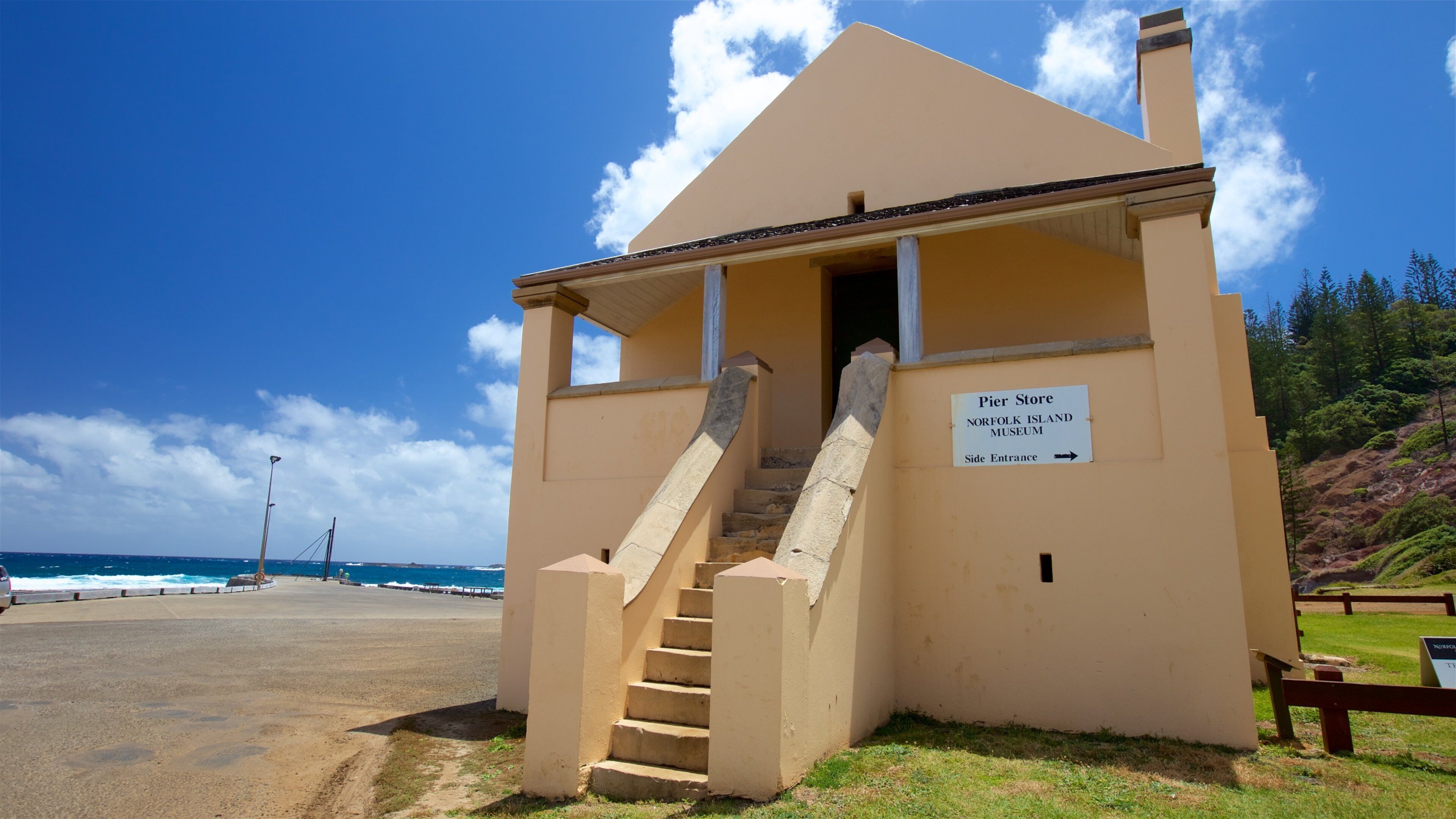 Norfolk Island which includes general coastal views
