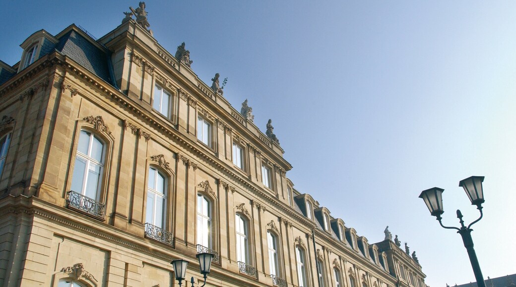 Nuevo castillo de Meersburg que incluye elementos patrimoniales