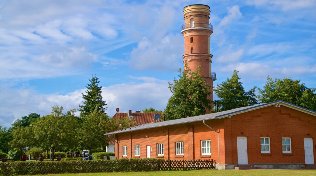 Antiguo faro de Travemünde mostrando patrimonio de arquitectura