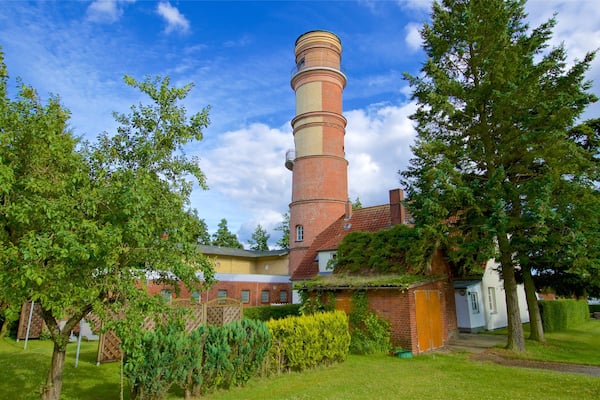 Vieux phare de Travemünde qui includes patrimoine architectural