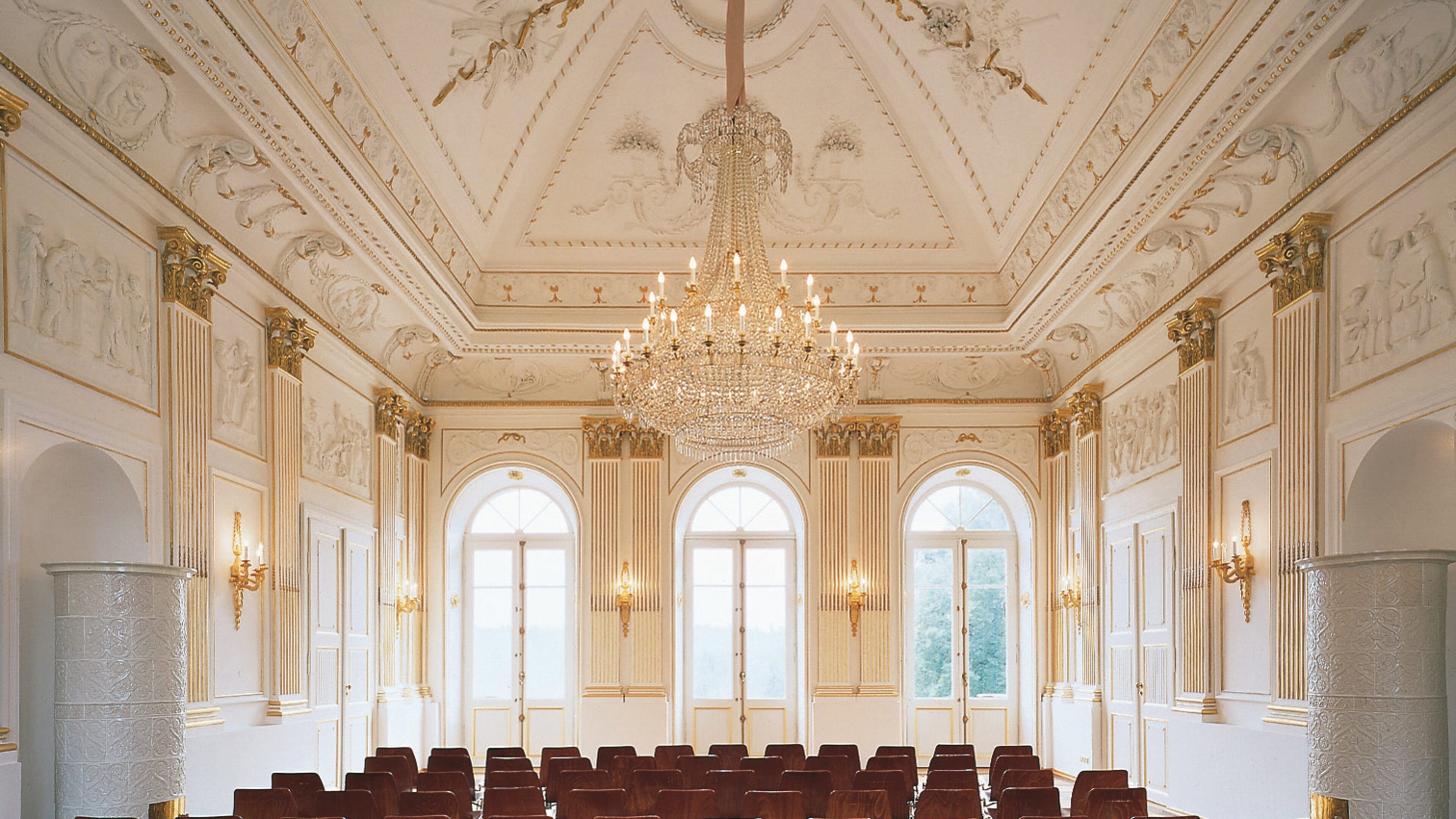 Fantaisie Palace showing heritage elements and interior views