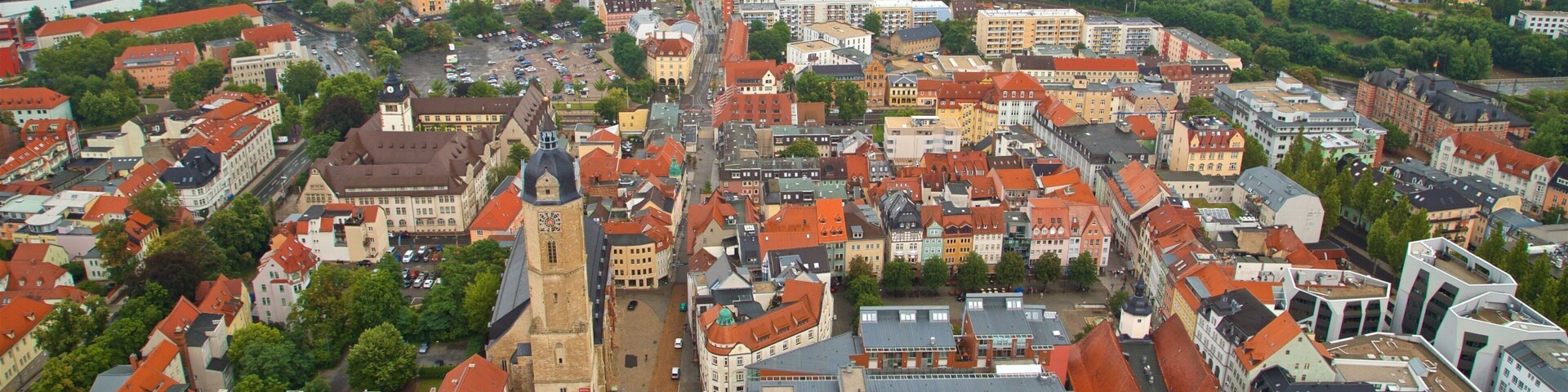 JenTower mit einem Landschaften und Stadt