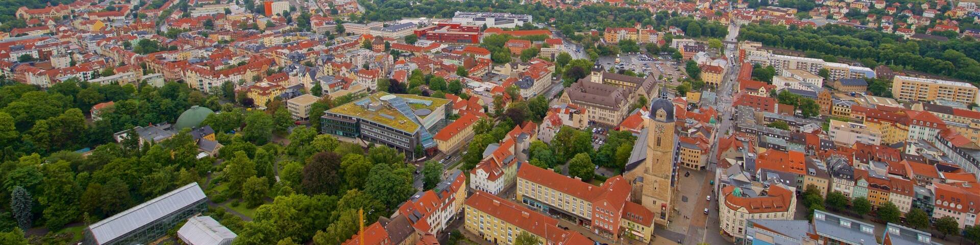 JenTower mit einem Landschaften und Stadt