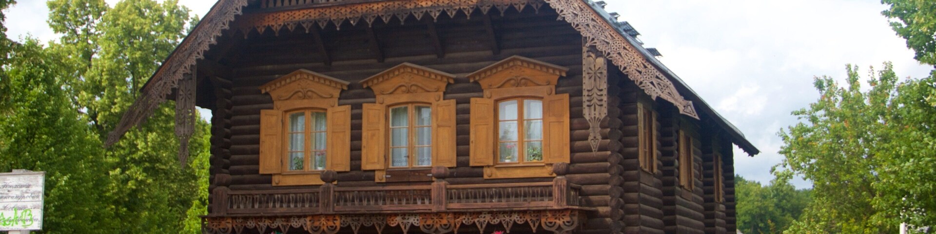 Potsdam showing a house