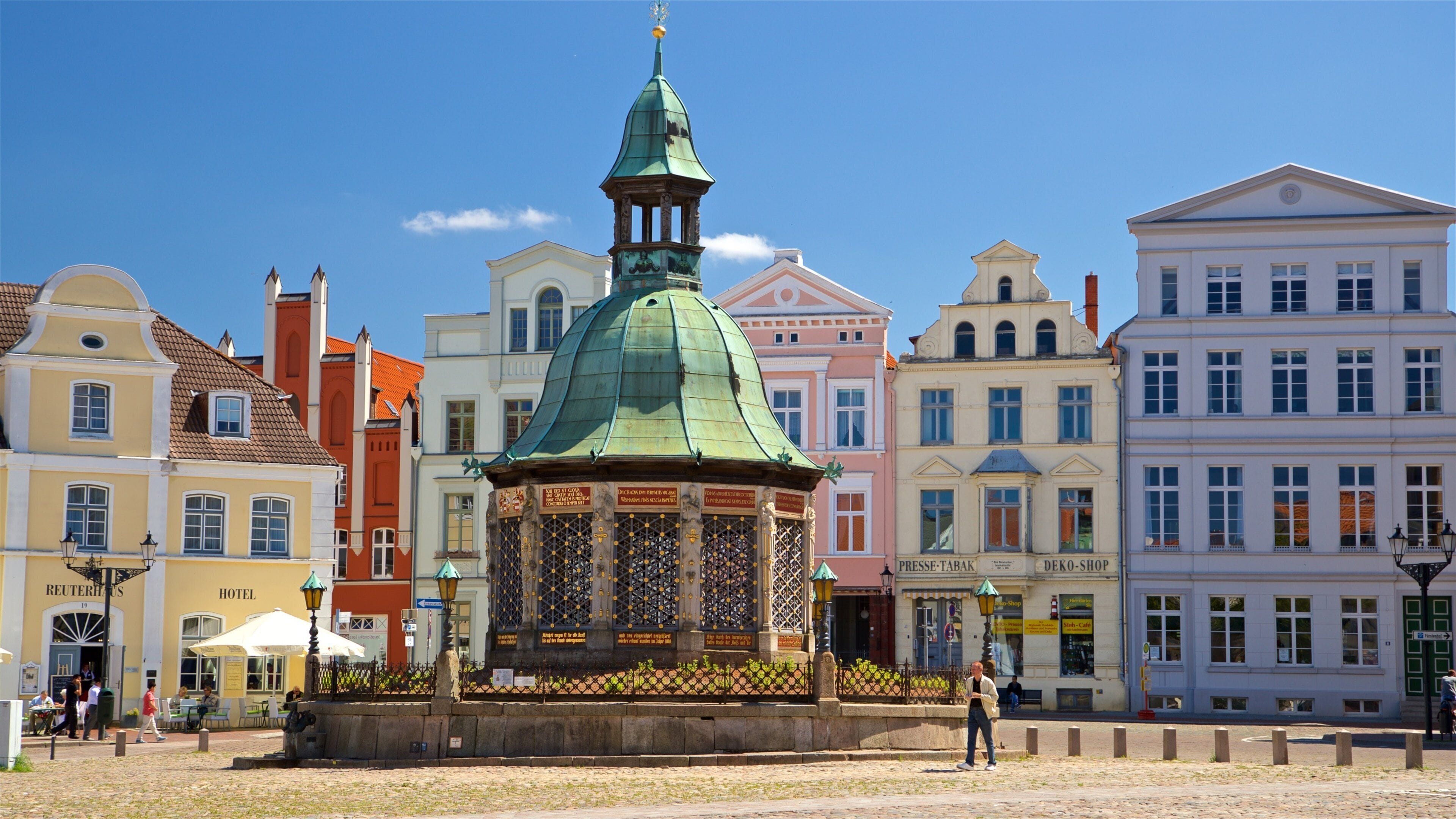 水亭 呈现出 傳統元素 和 城市