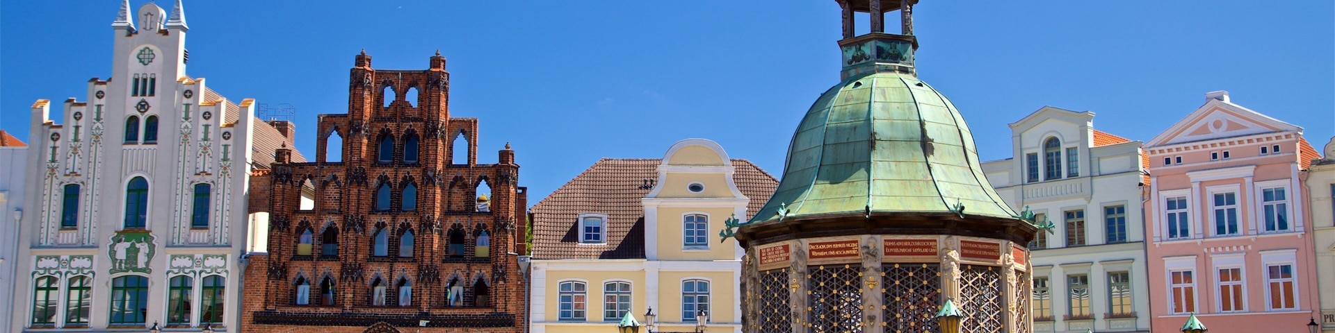 Wasserkunst which includes street scenes, a city and heritage elements