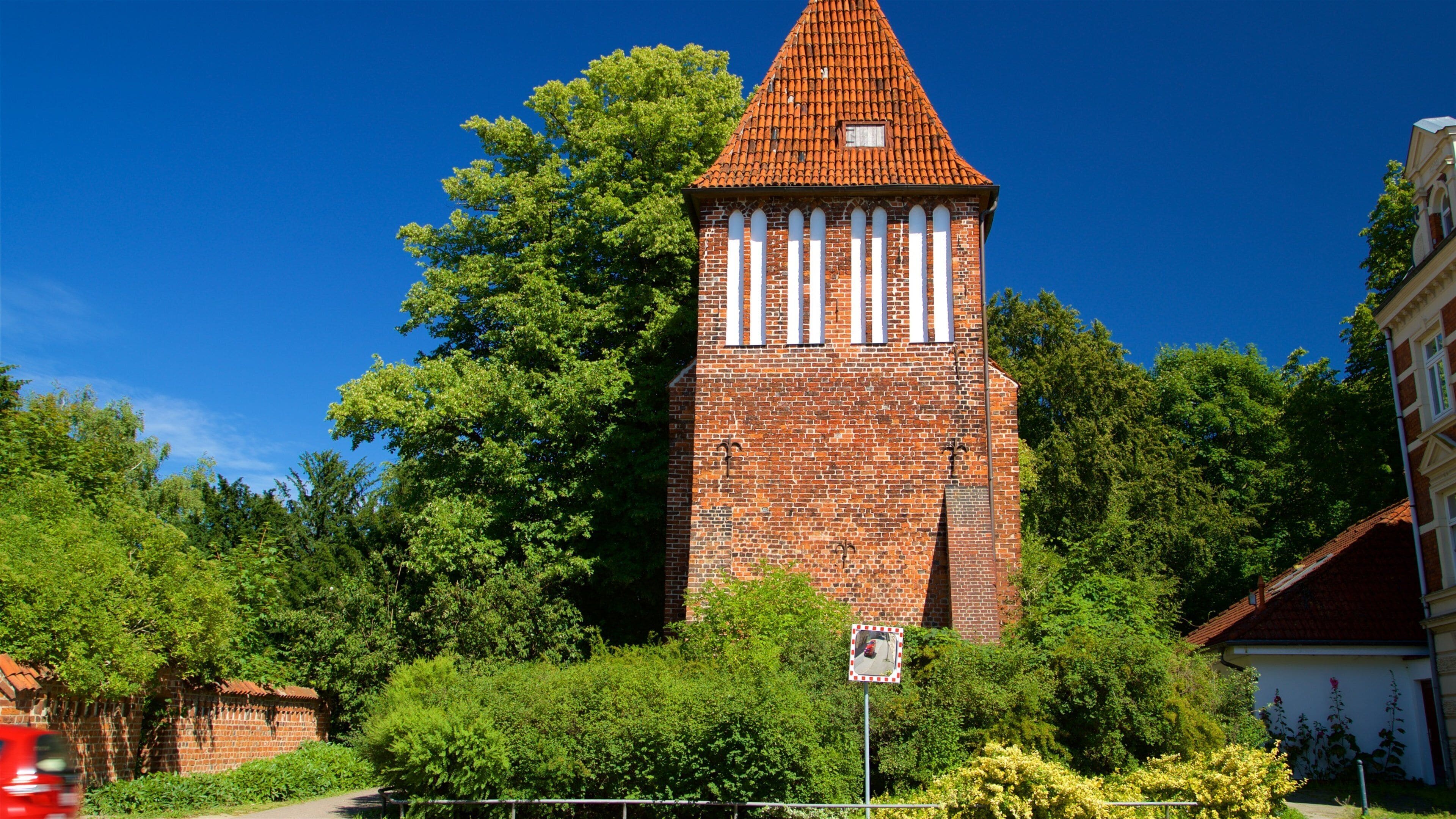 Alte Wasserturm which includes heritage elements
