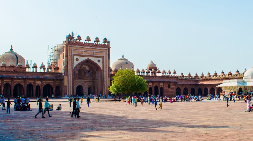 Fatehpur Sikri fort is a town in the Agra District of Uttar Pradesh, India. Buland Gate, Dadupura,