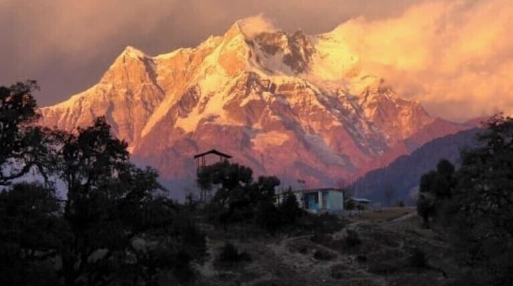 Since childhood I had a dream to chase the mountains closely, to feel the serenity of mountains, to breathe fresh air under open sky. I have gifted myself a treat to chase the mountains and a winter trek in December to fulfil my dream.
When I started trekking to Deoriatal, as a novice, it was tough. It was tough to step ahead, it was tough to breathe, it was tough to believe that I could complete the trek. But I did. I tried, took baby steps, took rest and lastly I completed but I missed the sunset from lake side. I skipped the view of mountains range at evening time. So, I decided to wake up at early morning next day and would give myself the privilege to chase my dream.
The next day around 4 am I woke up when it was too dark to step ahead out of the tent but I stepped ahead. I was fortunate to see the shades of mountains and how sun was plying with sky and kept changing the color combinations from Orange to golden and so on.
I have chased my dream and stood as an evidence of the surreal beauty of Himalaya.
Those moments reminded me of Imran’s poetry from ‘Zindagi Na Milegi Dobara’-
“Dilon mein tum apni Betaabiyan leke chal rahe ho Toh zinda ho tum
Nazar mein khwabon ki Bijliyan leke chal rahe ho Toh zinda ho tum
Hawa ke jhokon ke jaise Aazad rehno sikho
Tum ek dariya ke jaise Lehron mein behna sikho
Har ek lamhe se tum milo Khole apni bhaayein
Har ek pal ek naya samha Dekhen yeh nigahaein
Jo apni aankhon mein Hairaniyan leke chal rahe ho Toh zinda ho tum
Dilon mein tum apni Betaabiyan leke chal rahe ho Toh zinda ho tum”
I have some more dream to chase as a traveller and hopefully I will accomplish those in 2018.
What's your dream to complete in 2018??
#Wintertrek #mountain #chaukhmba #travel2017 #himalayanlove #sunrise #uttarakhandtourism