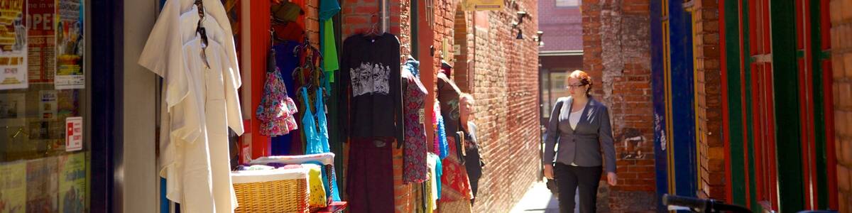 Victoria featuring street scenes, signage and shopping