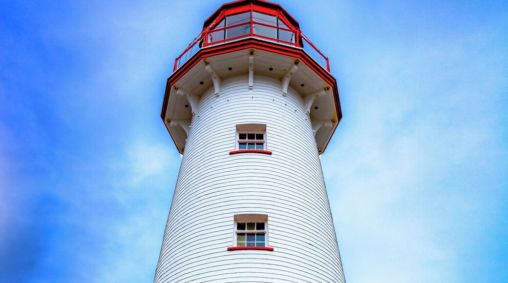 Tall well maintain Lighthouse at Point prim.