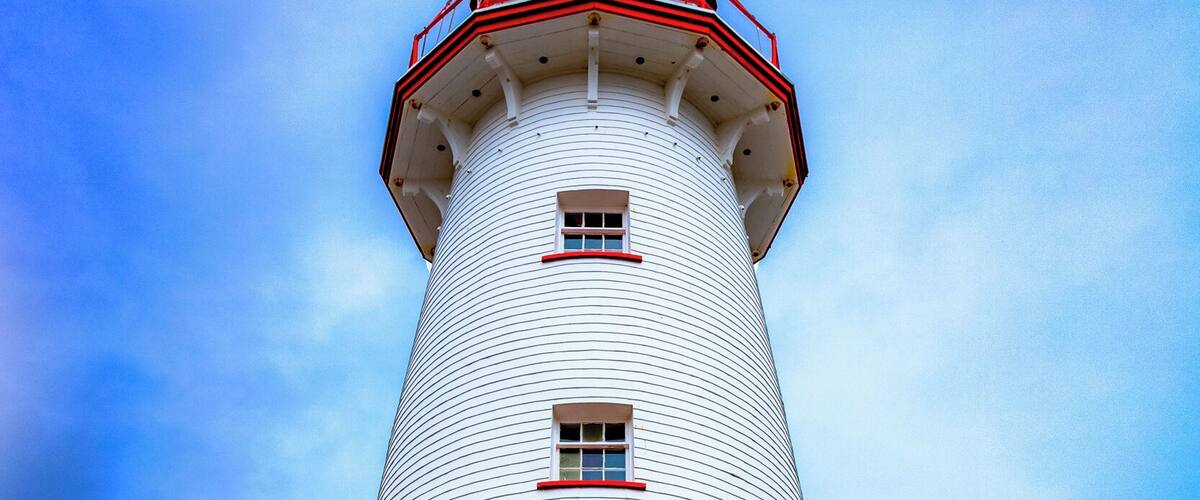 Tall well maintain Lighthouse at Point prim.