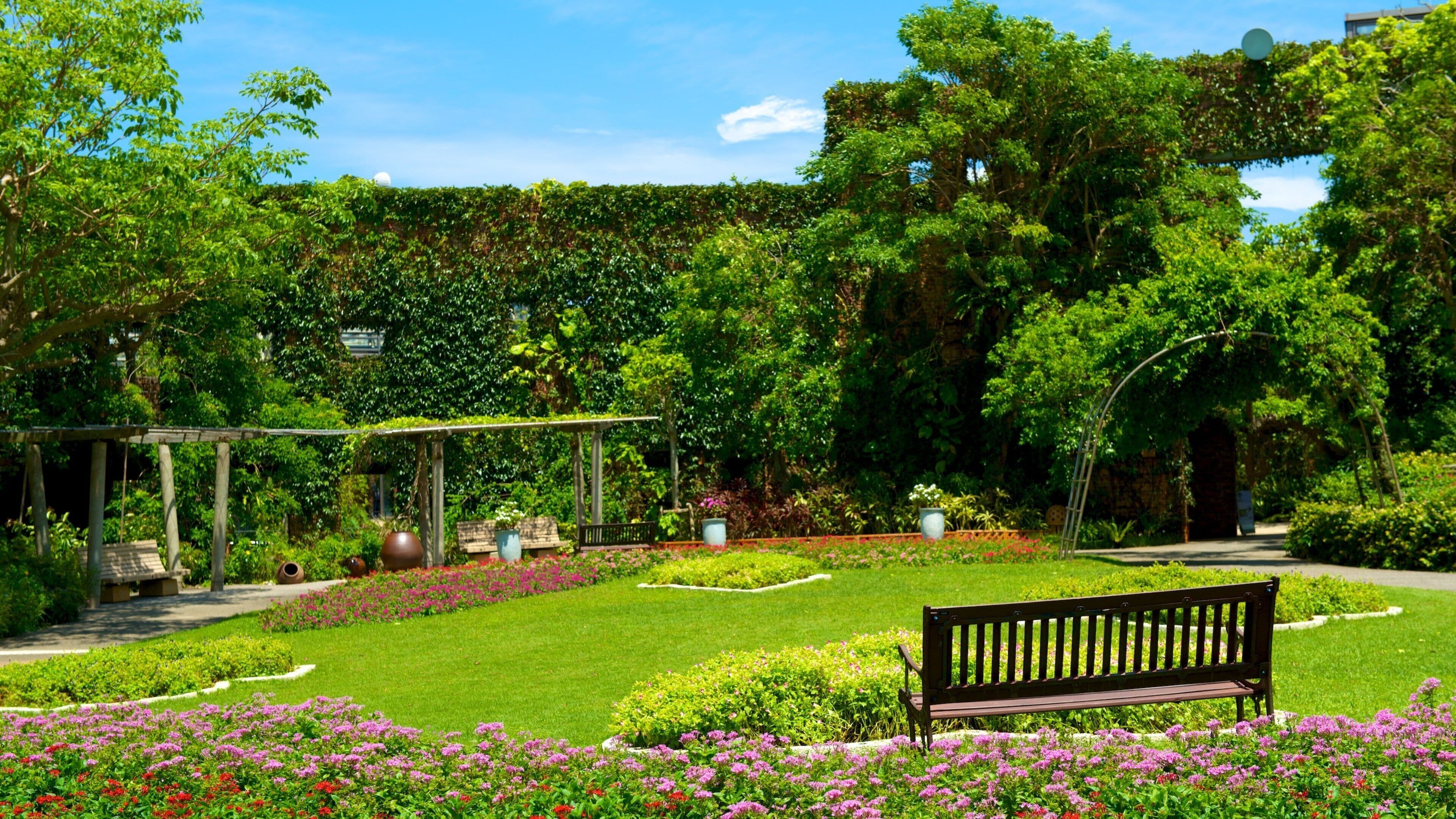 Okinawa que incluye un jardín