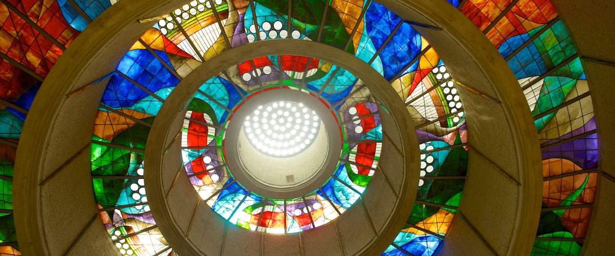 Tropical Dream Center showing art and interior views