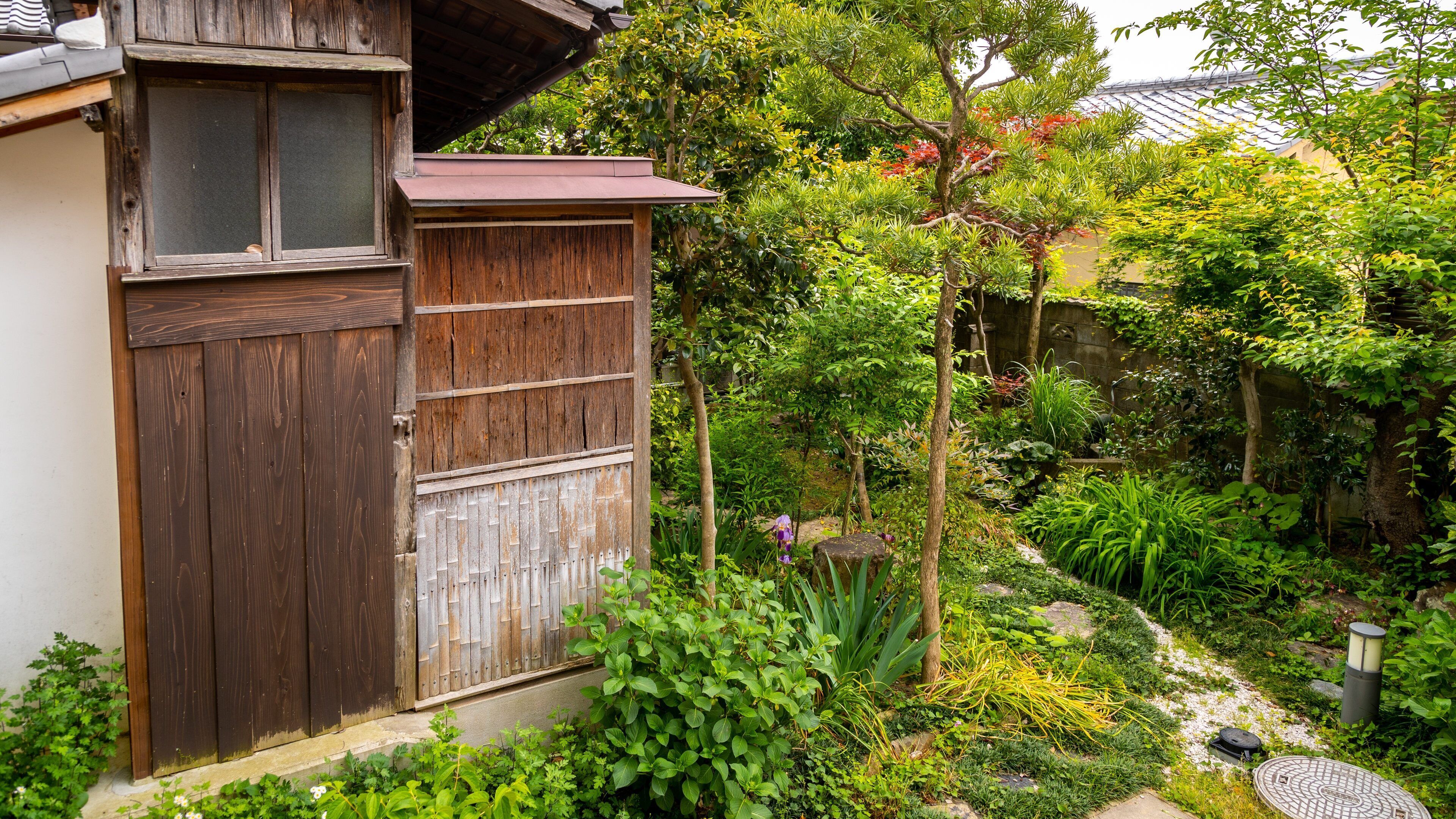 Naramachi Mechanical Toy Museum which includes a garden