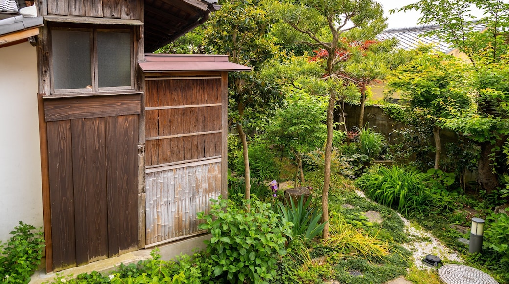 Naramachi Mechanical Toy Museum which includes a garden