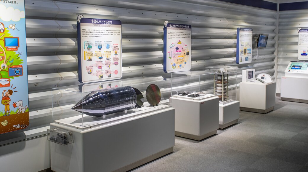 Toshiba Science Museum featuring interior views