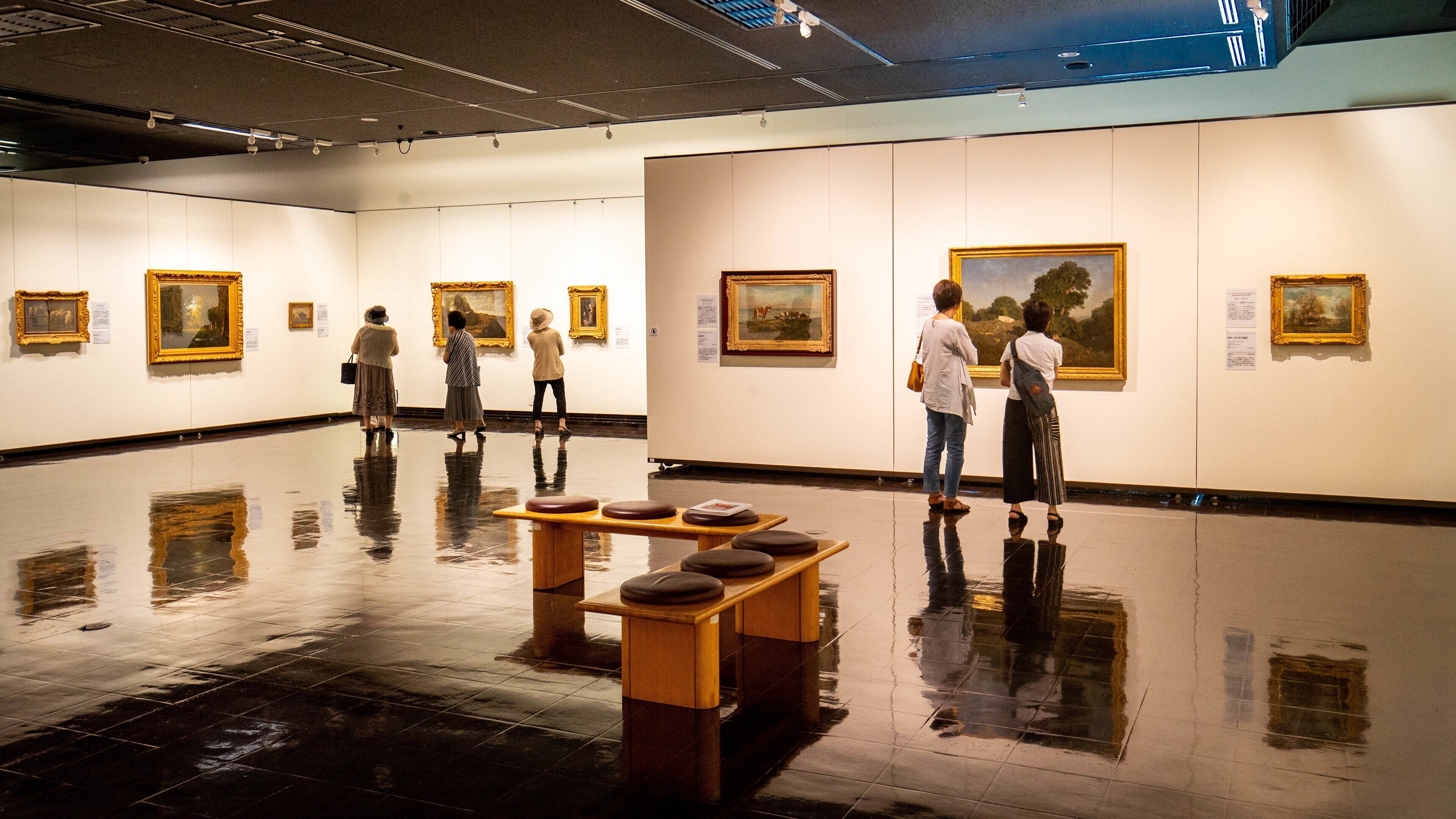 Asahikawa Museum of Art featuring art and interior views as well as a small group of people