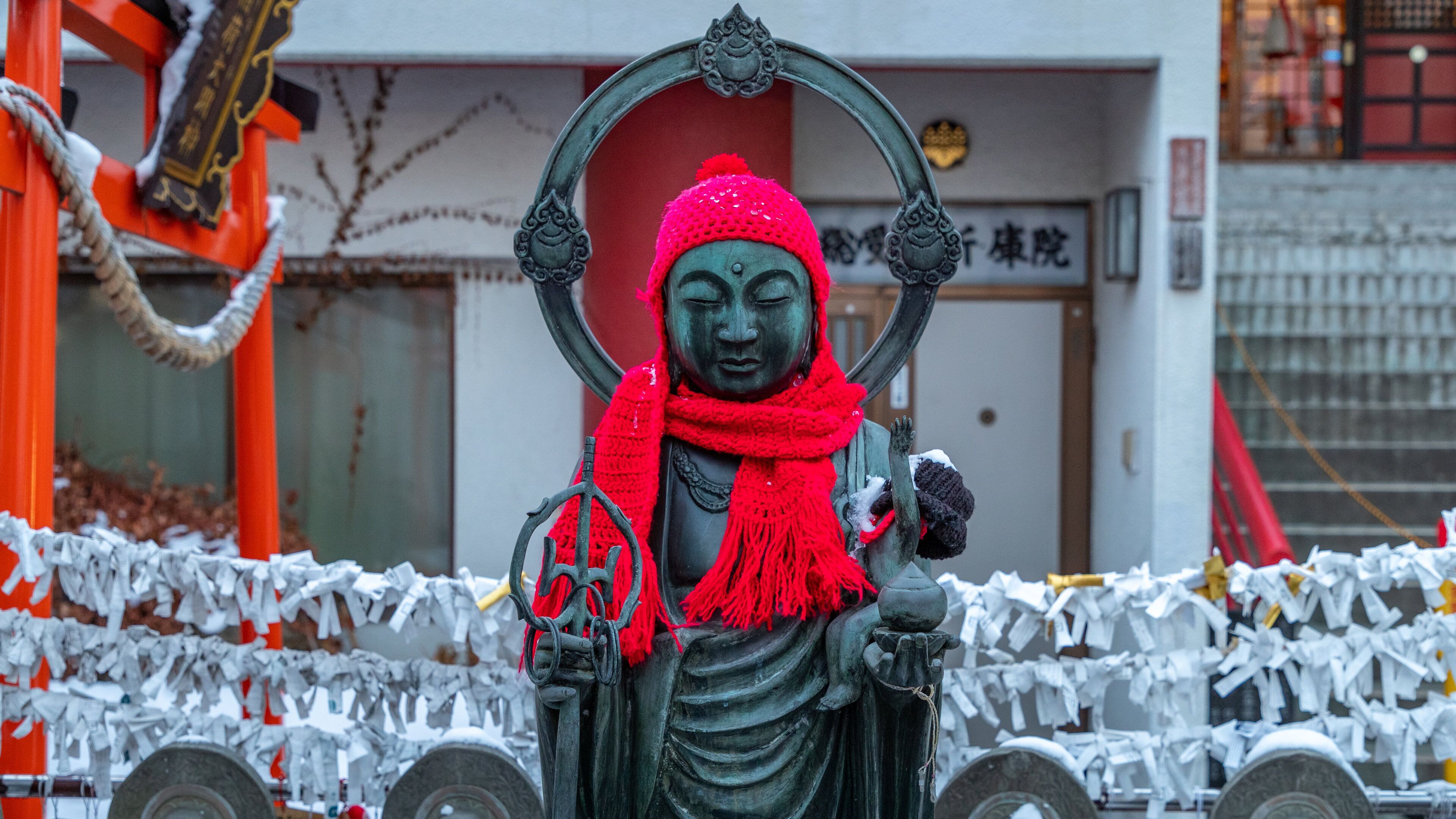 Toyokawa Inari Sapporo Betsuin featuring religious aspects, a statue or sculpture and heritage elements