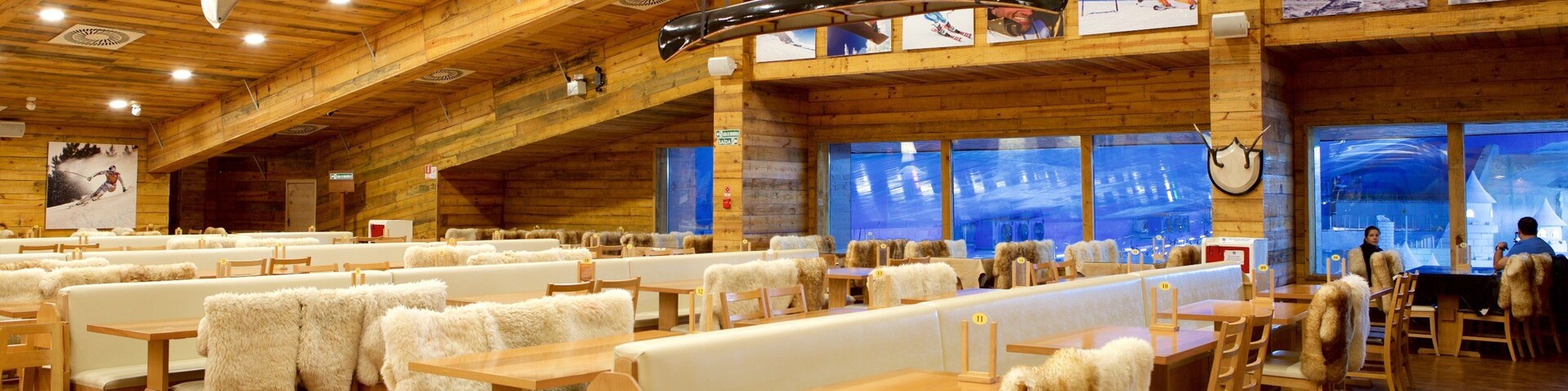 Gramado which includes interior views and dining out