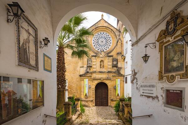 San Pablo Church showing a church or cathedral and heritage elements