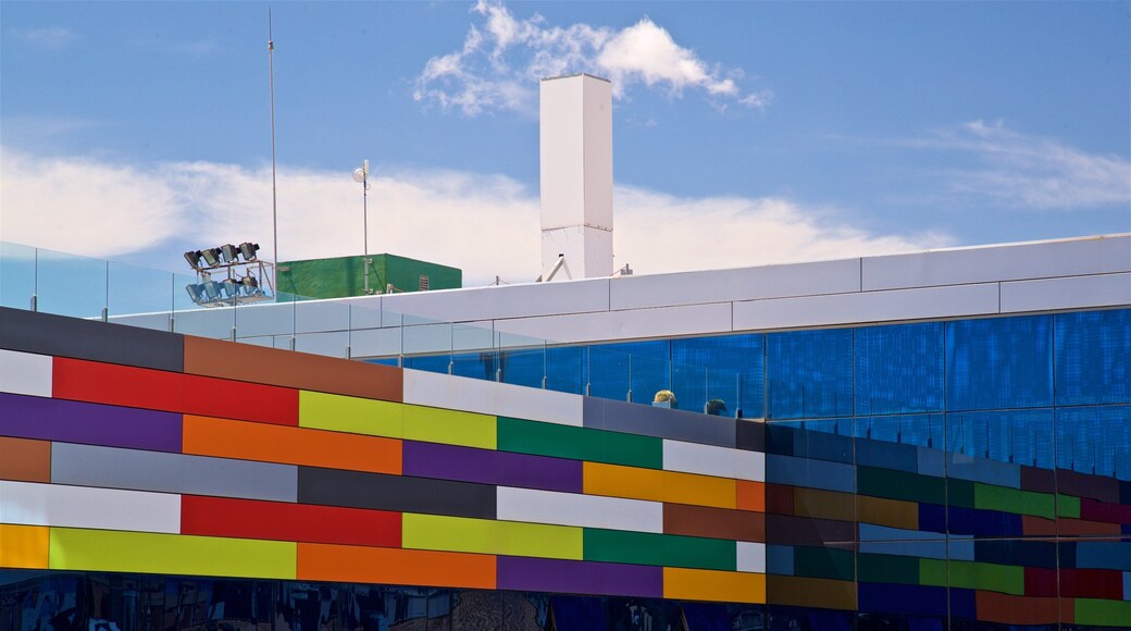 Arena Alicante showing outdoor art