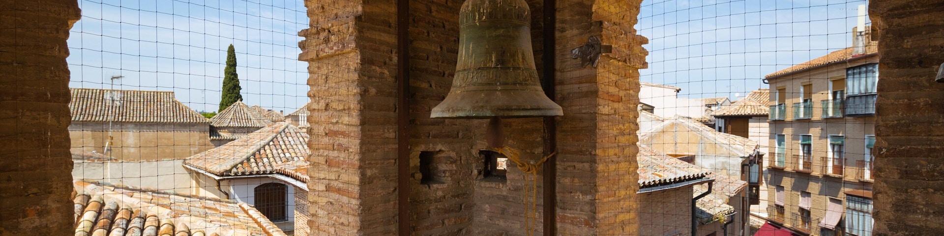 Church of El Salvador featuring interior views and heritage elements
