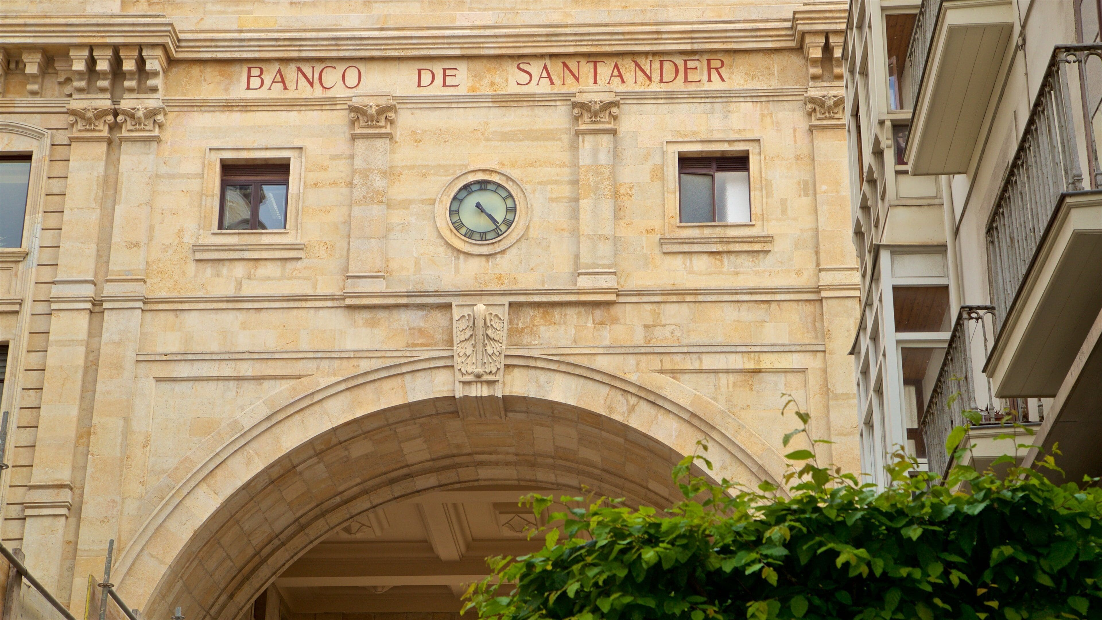 Banco Santander which includes heritage elements