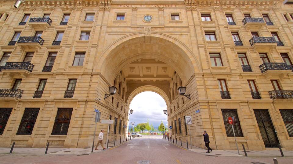 Banco Santander featuring heritage architecture