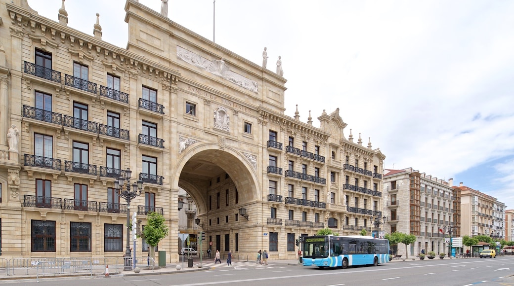 Banco Santander which includes heritage architecture