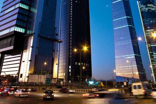 Madrid das einen moderne Architektur, Stadtansicht und Hochhaus