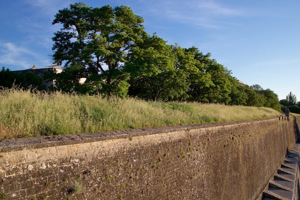 Pamplona\'s City Walls and Interpretation Centre which includes a park and heritage elements